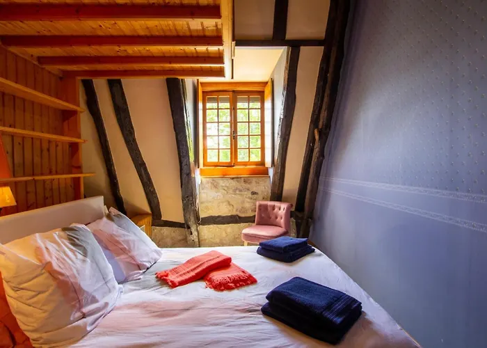 Maison Campagnarde Avec Piscine Et Cheminee, Perigord Noir - Fr-1-616-395