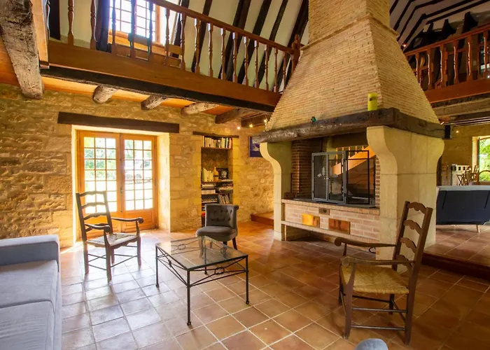 Maison Campagnarde Avec Piscine Et Cheminee, Perigord Noir - Fr-1-616-395